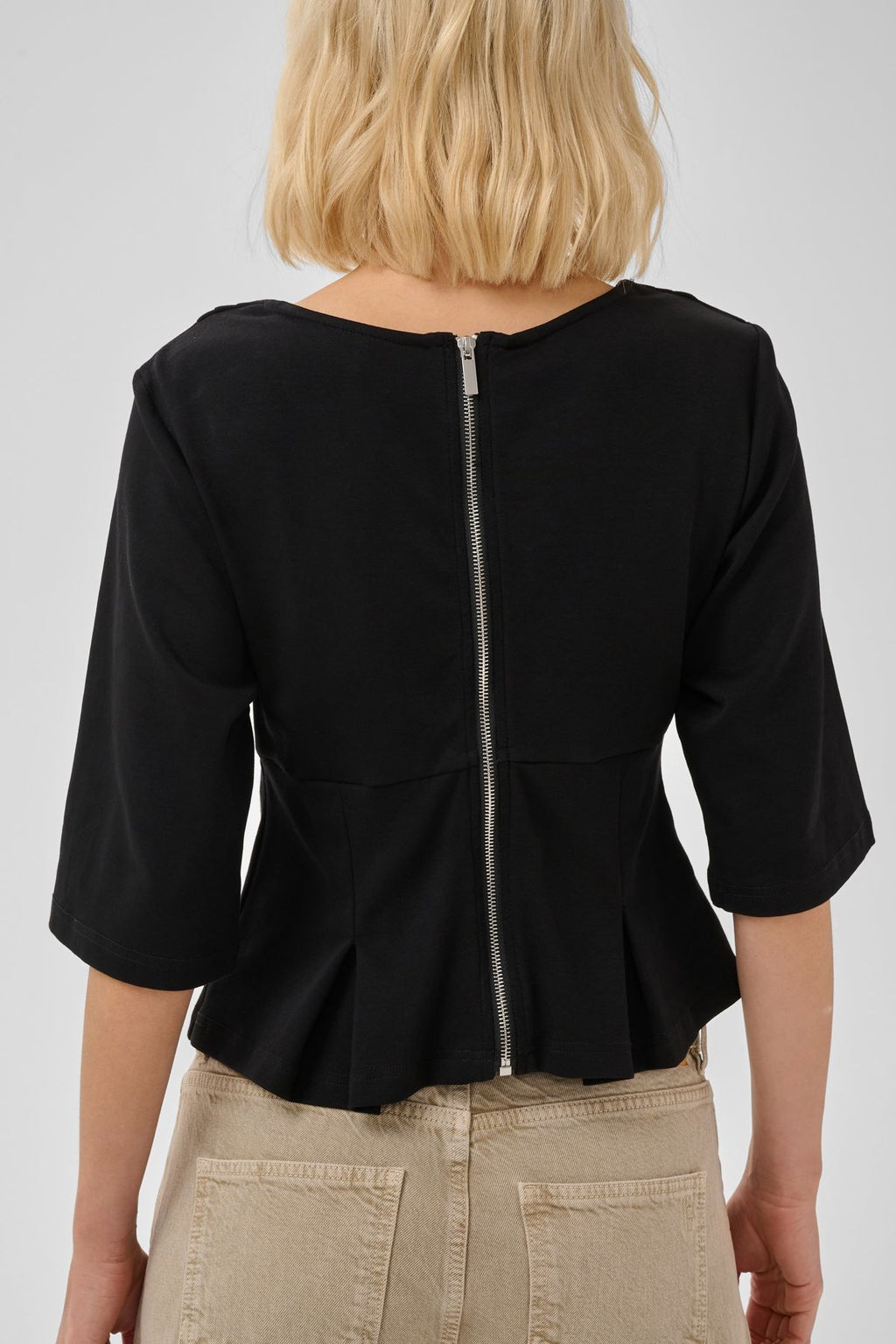 apir Pleat Tee