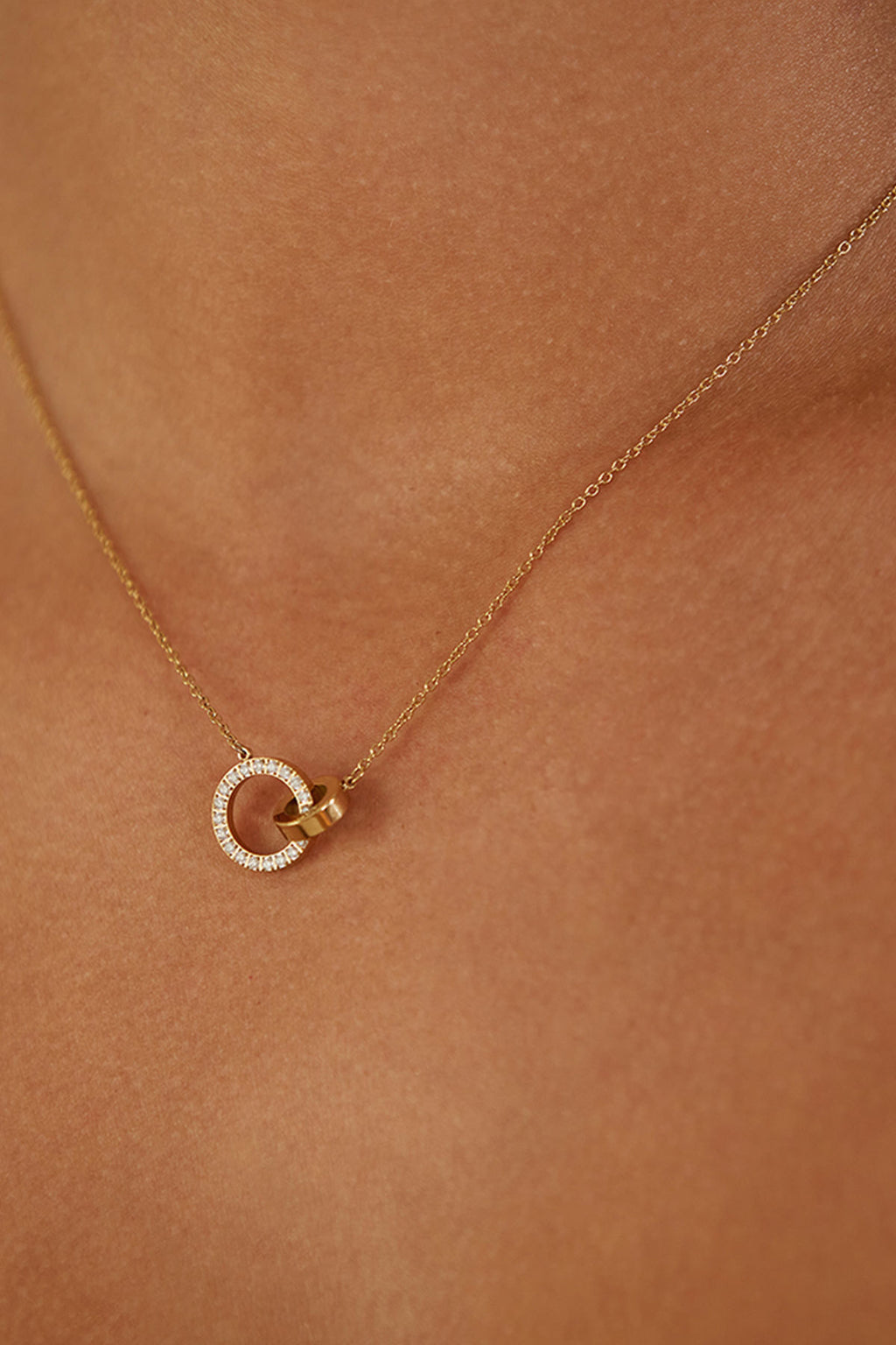 Eternal Orbit Necklace Gold