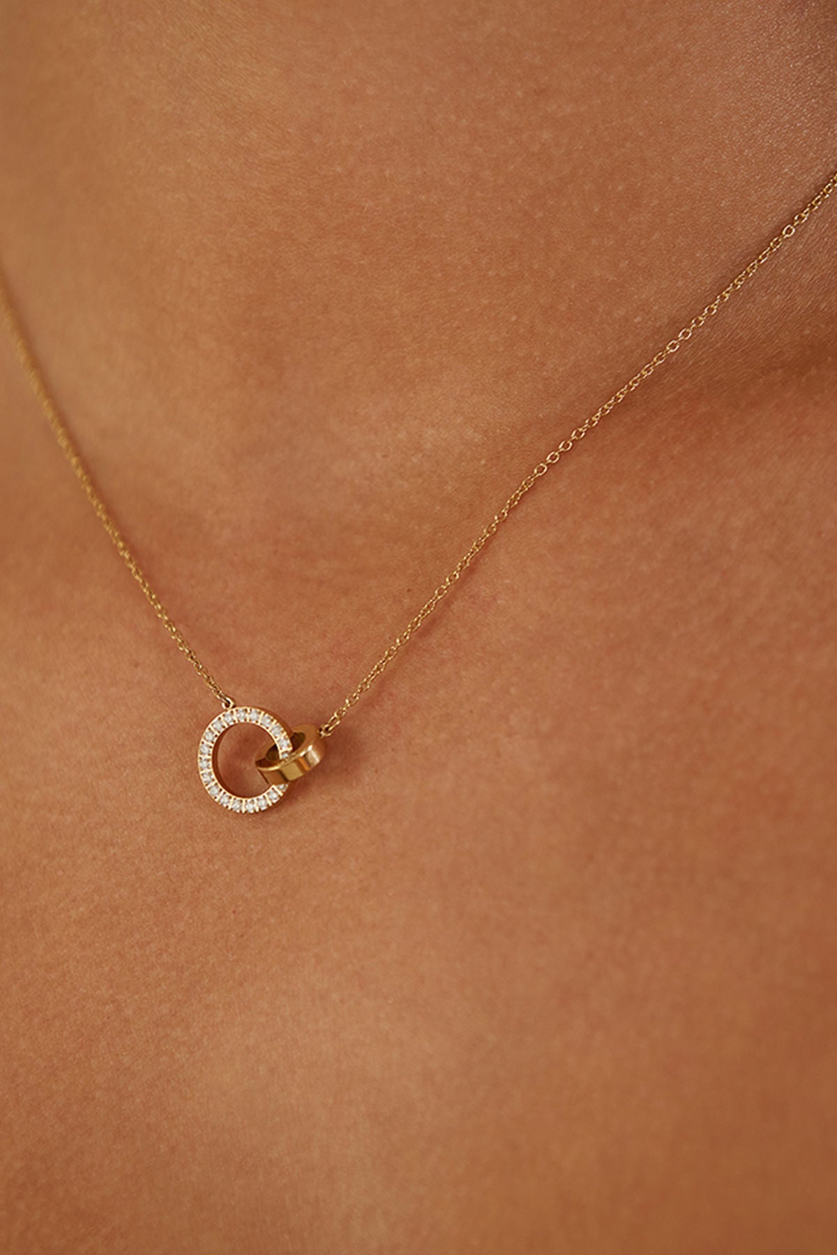 Eternal Orbit Necklace Gold