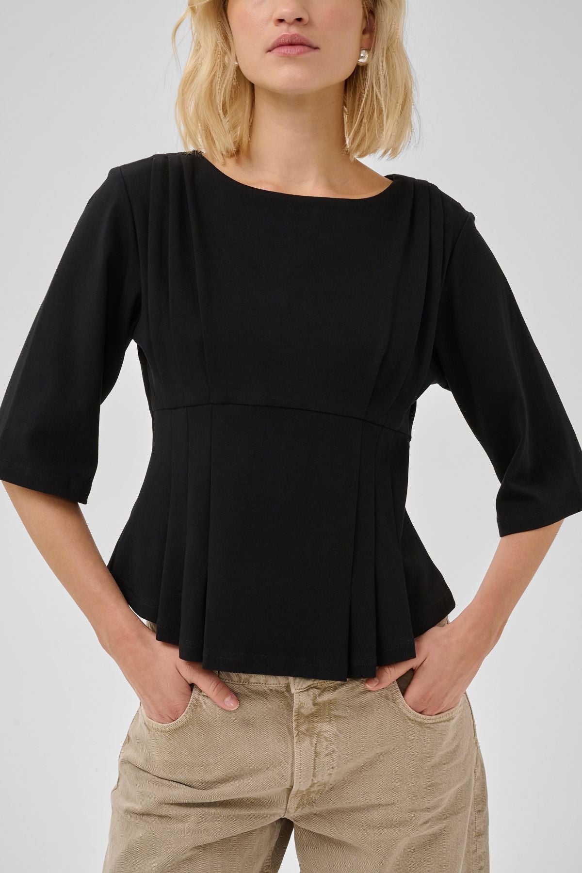 apir Pleat Tee