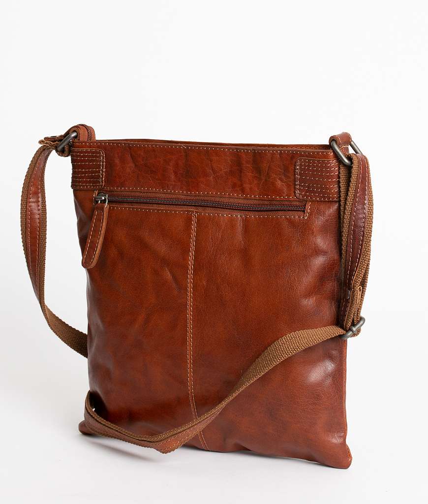 BHC Nordic leather crossbody buckle cognac