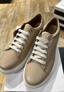 Creator sneakers sand